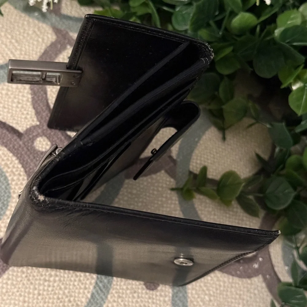 Gucci Vintage Buckle Wallet